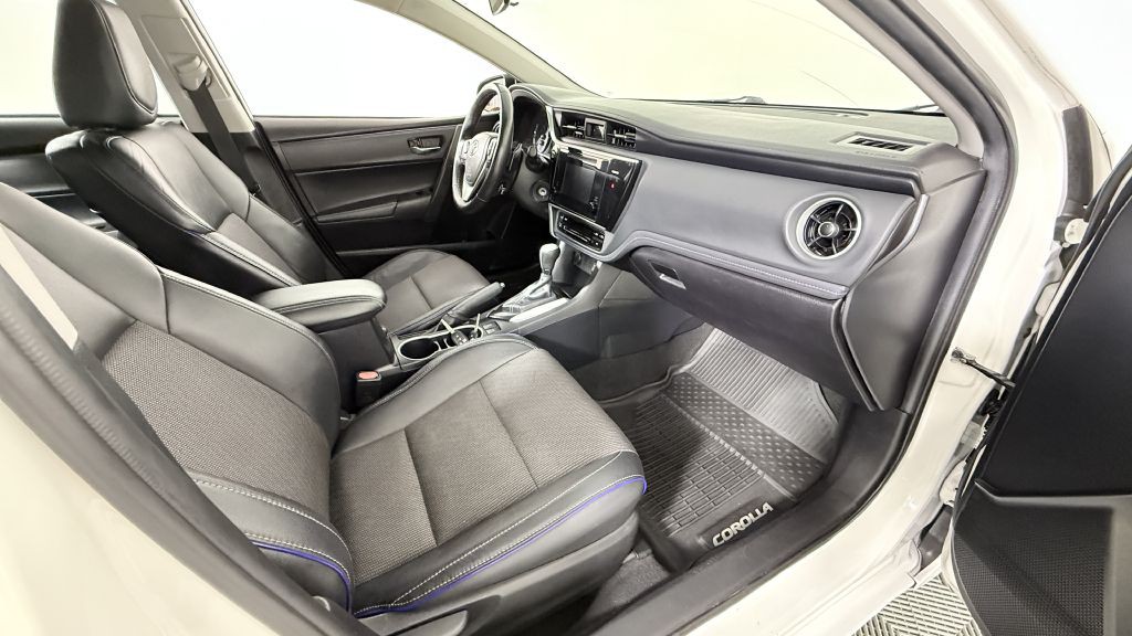 2017 Toyota Corolla Image 22