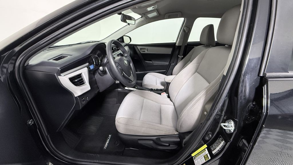 2016 Toyota Corolla Image 8