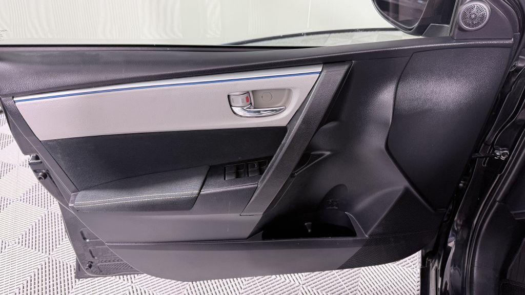 2016 Toyota Corolla Image 9