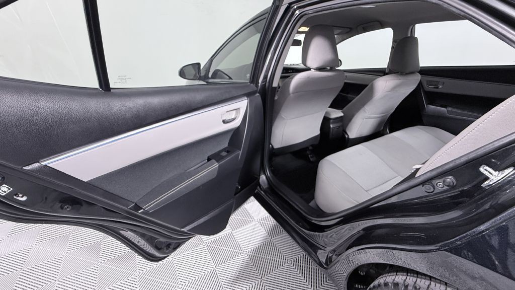 2016 Toyota Corolla Image 16