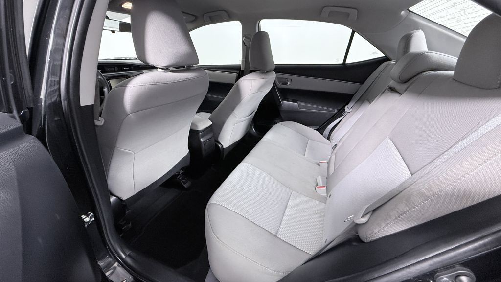 2016 Toyota Corolla Image 17