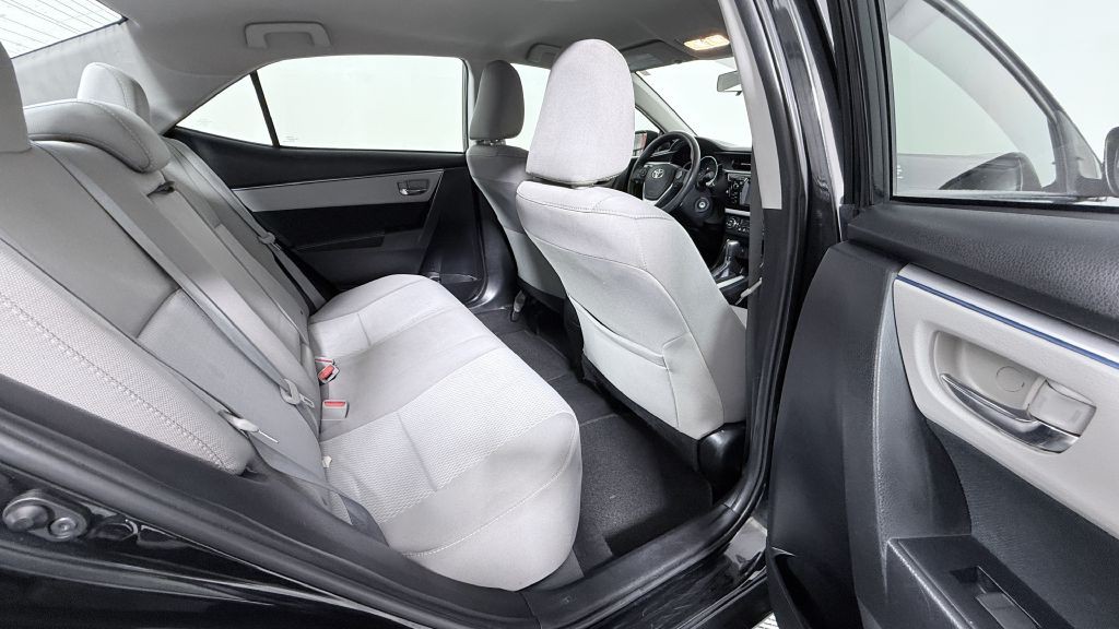 2016 Toyota Corolla Image 19