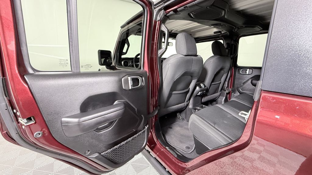 2021 Jeep Gladiator Image 21