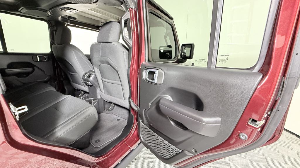 2021 Jeep Gladiator Image 23