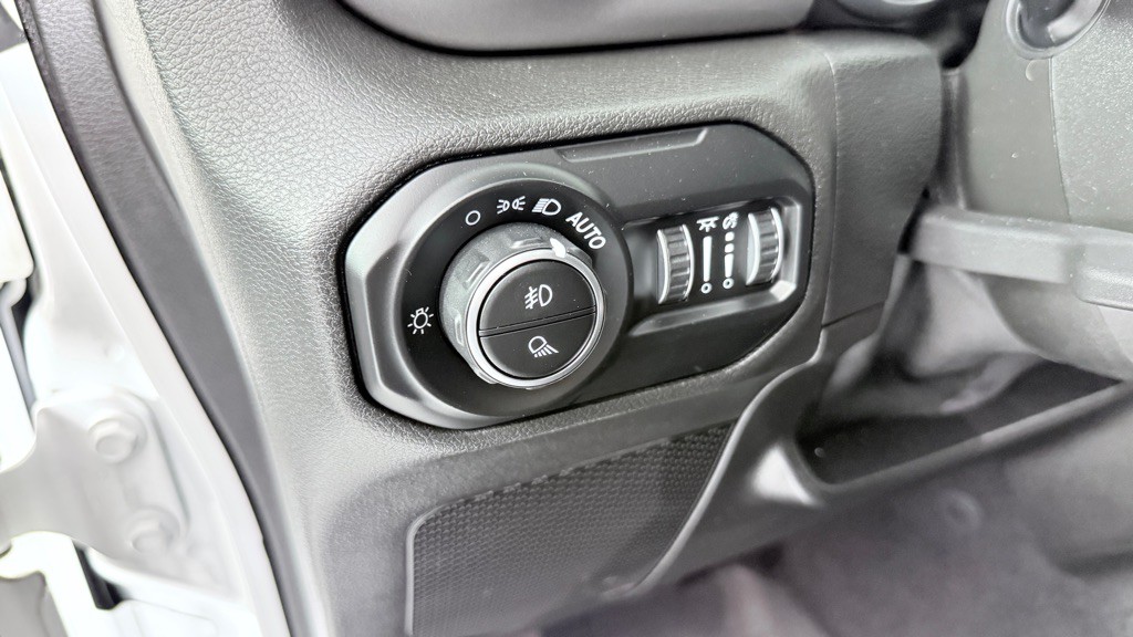 2021 Jeep Gladiator Image 13