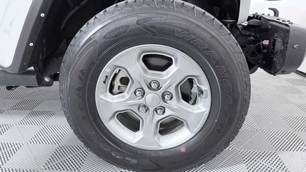 2021 Jeep Gladiator Image 28