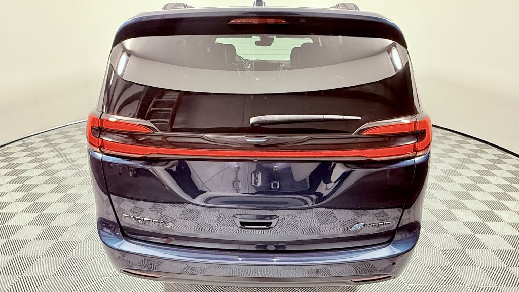 2021 Chrysler Pacifica Image 4
