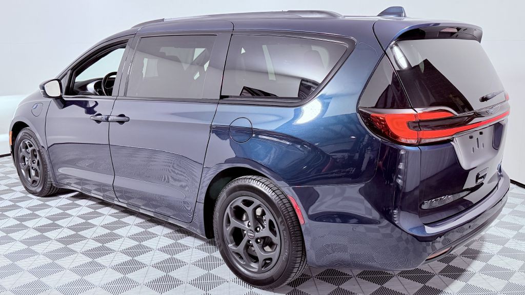 2021 Chrysler Pacifica Image 5