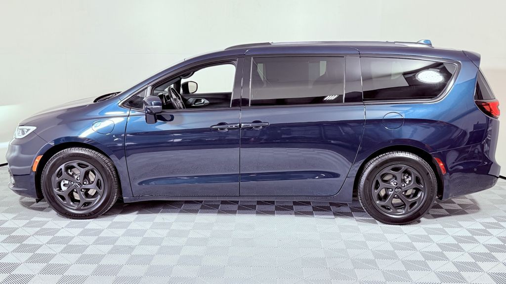 2021 Chrysler Pacifica Image 6