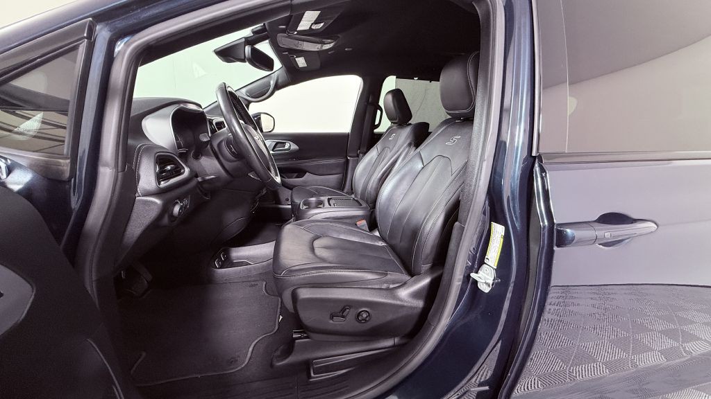 2021 Chrysler Pacifica Image 9