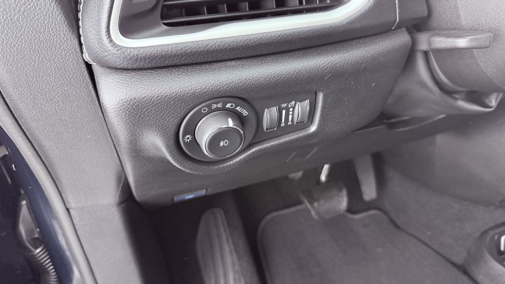 2021 Chrysler Pacifica Image 12