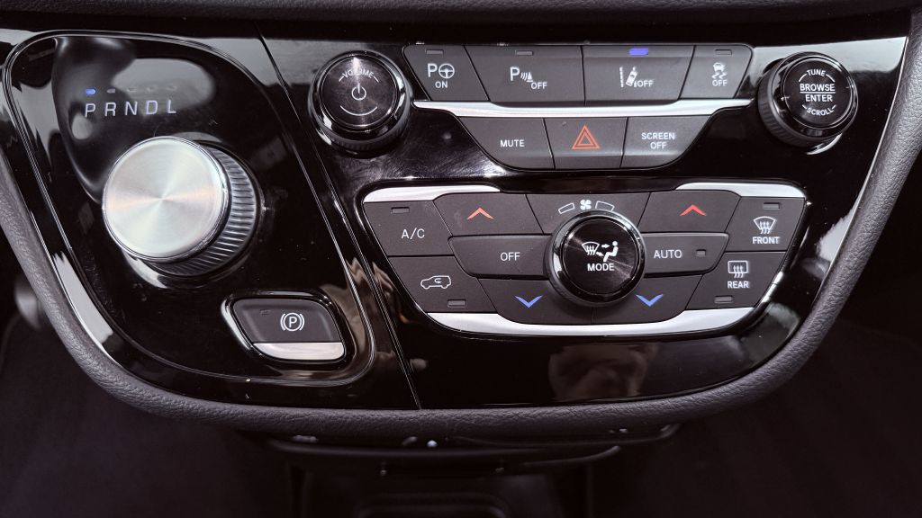 2021 Chrysler Pacifica Image 22