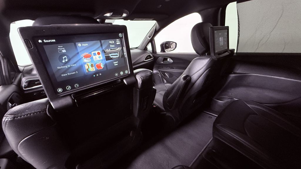 2021 Chrysler Pacifica Image 28