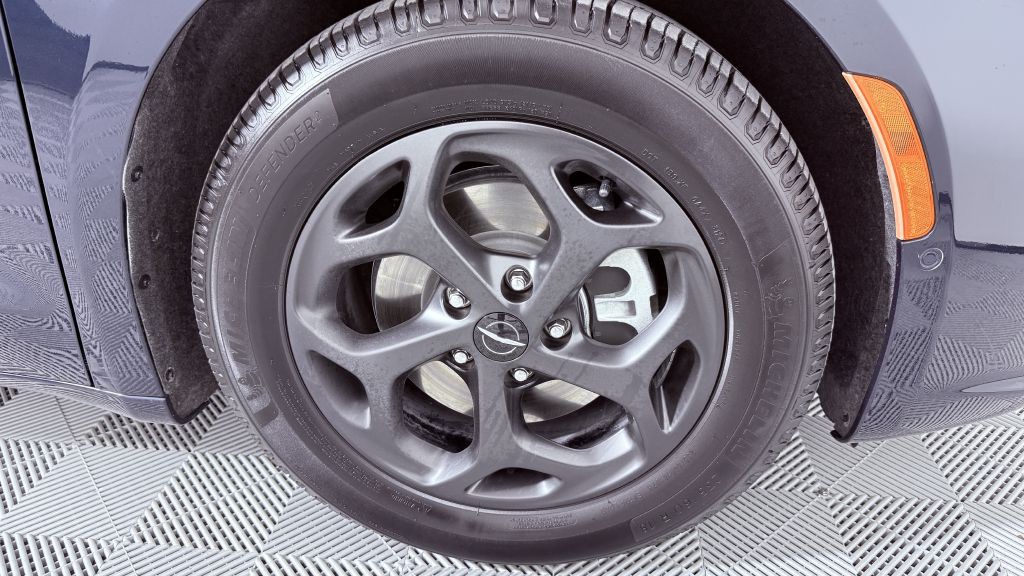 2021 Chrysler Pacifica Image 36