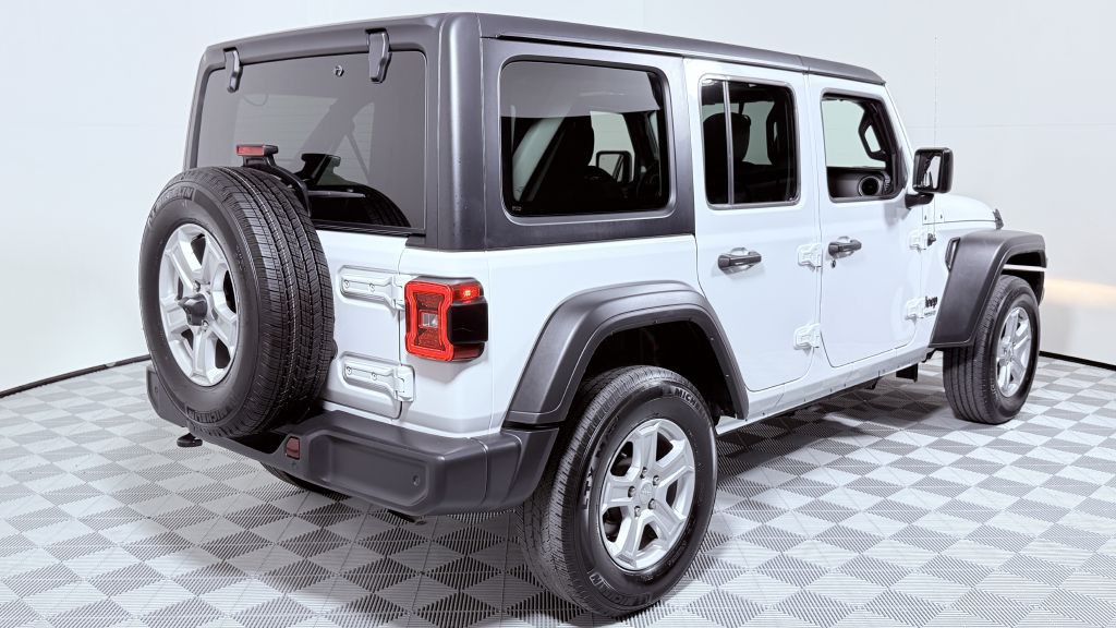 2022 Jeep Wrangler Unlimited Image 3
