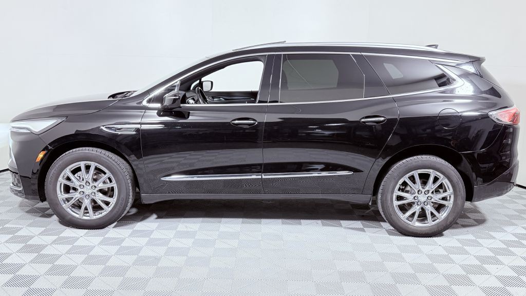2022 Buick Enclave Image 5