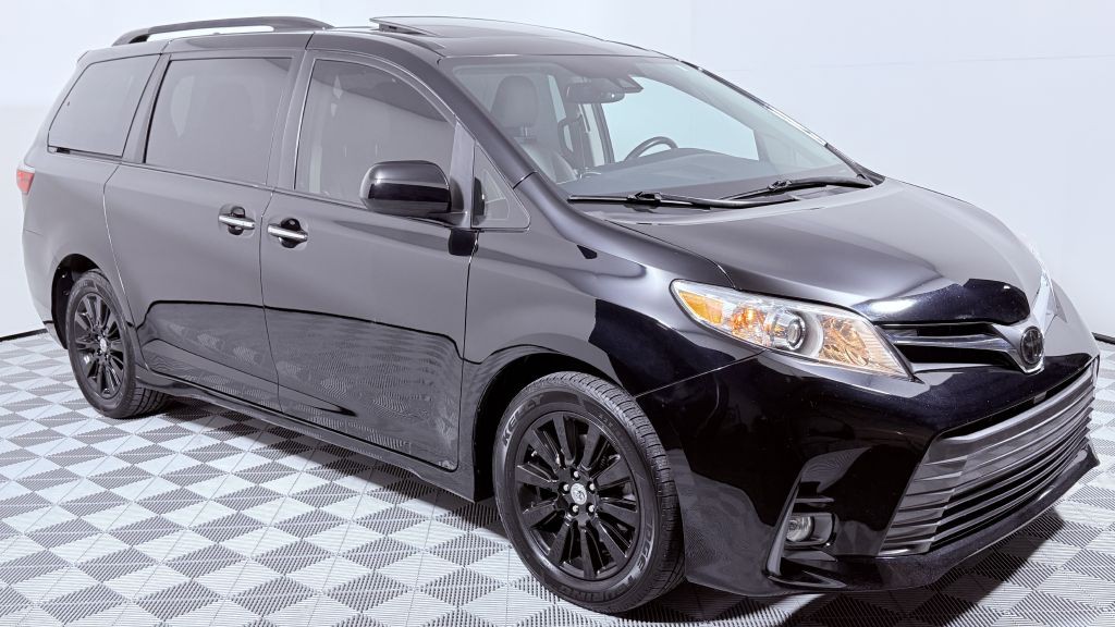2020 Toyota Sienna Image 1
