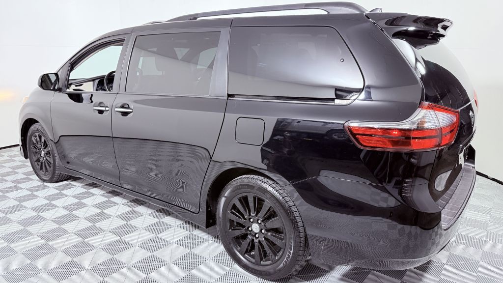 2020 Toyota Sienna Image 5