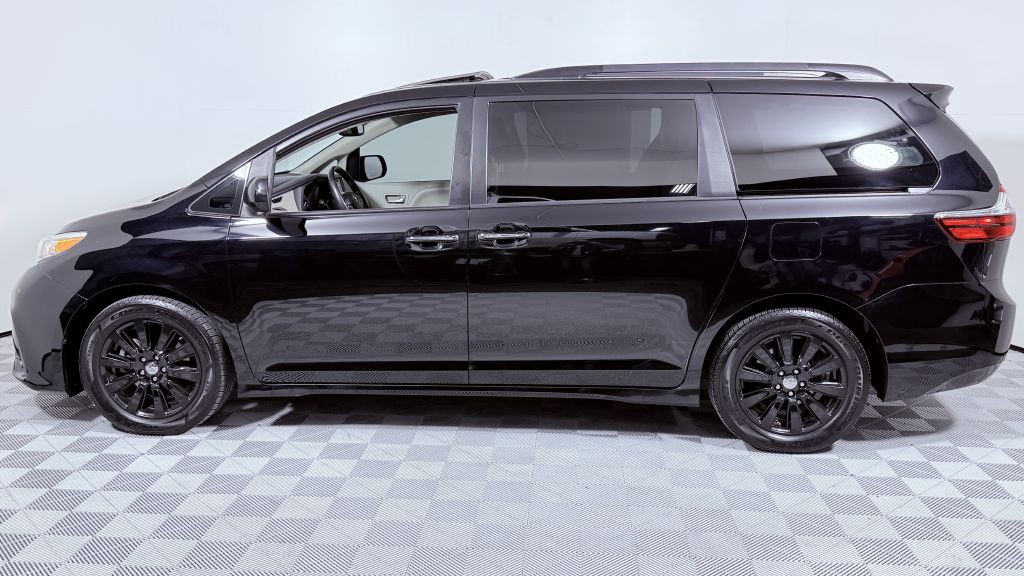 2020 Toyota Sienna Image 6