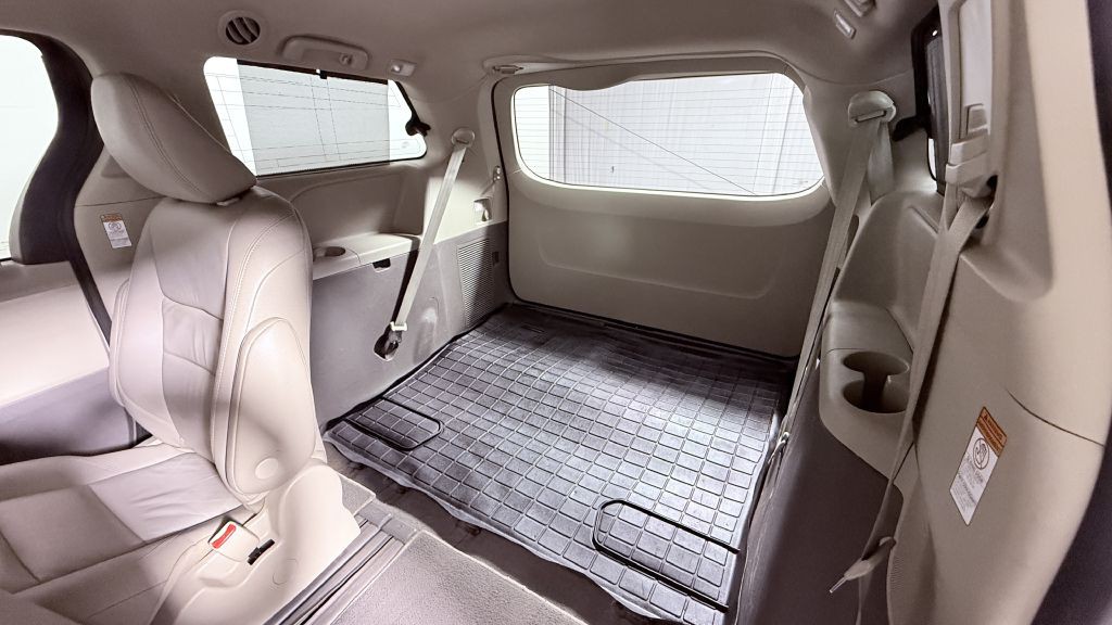 2020 Toyota Sienna Image 24