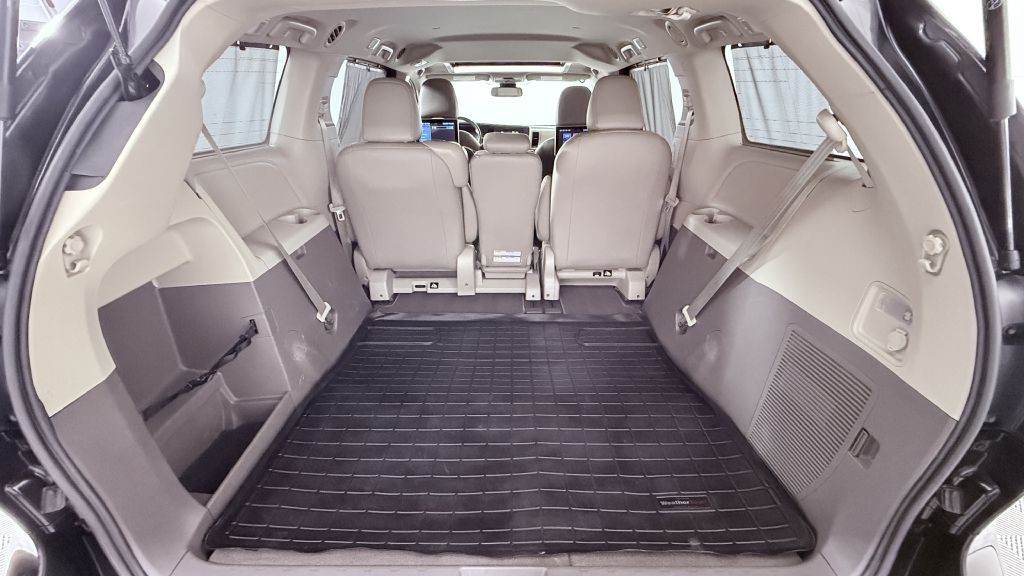 2020 Toyota Sienna Image 25