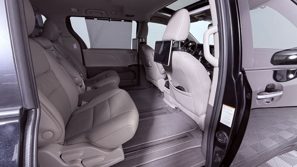 2020 Toyota Sienna Image 28