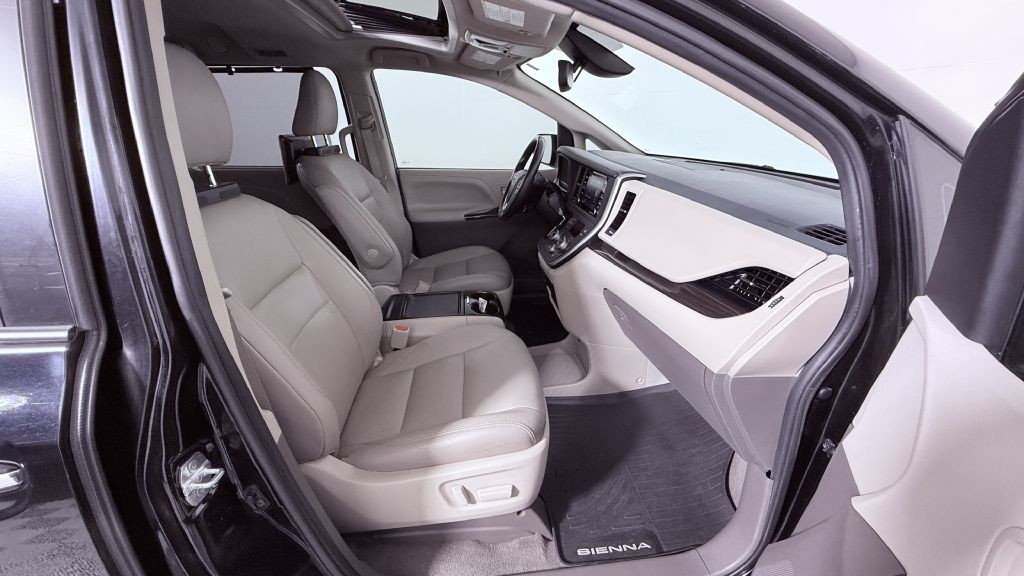 2020 Toyota Sienna Image 29