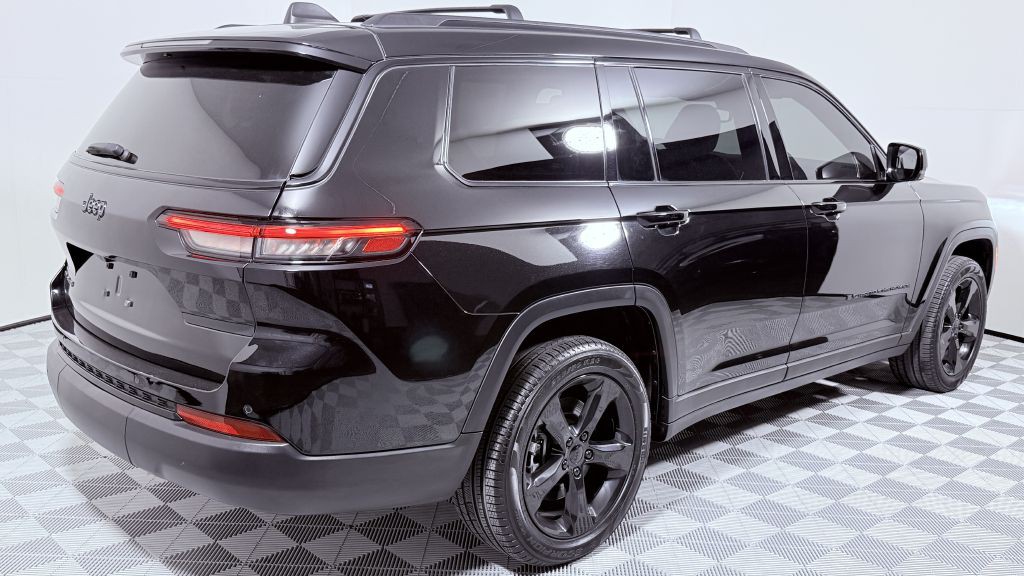 2023 Jeep Grand Cherokee Image 3