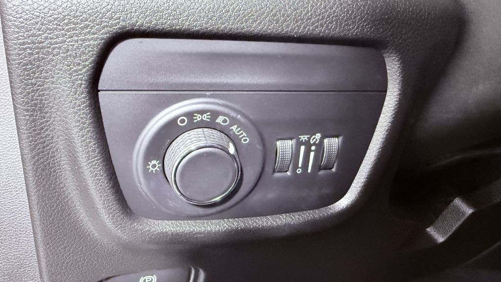 2023 Jeep Grand Cherokee Image 11