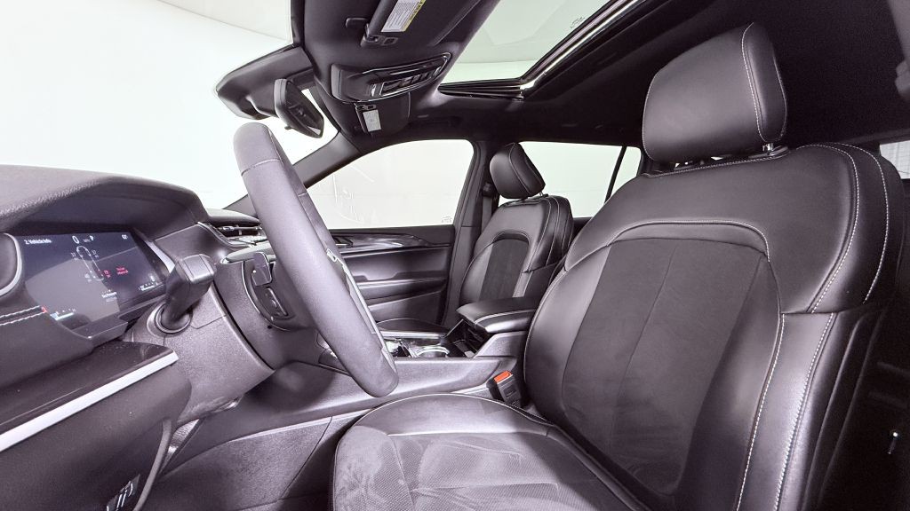 2023 Jeep Grand Cherokee Image 24