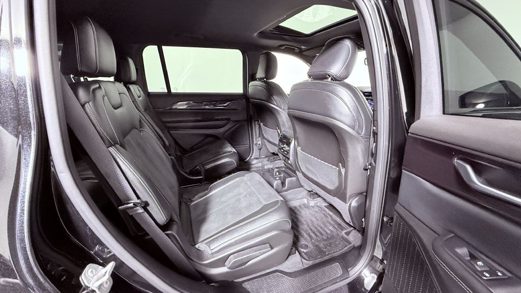 2023 Jeep Grand Cherokee Image 32