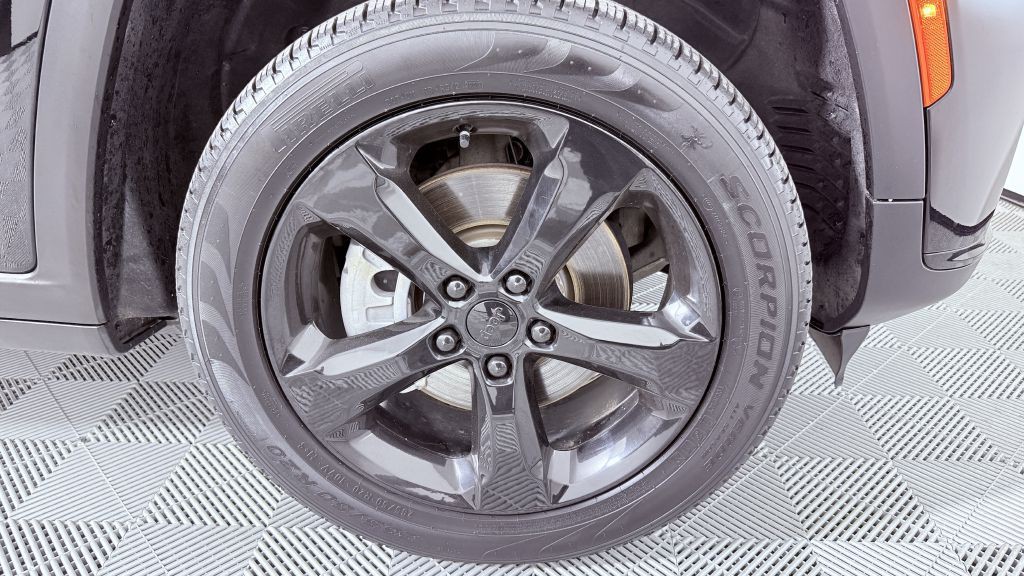 2023 Jeep Grand Cherokee Image 35