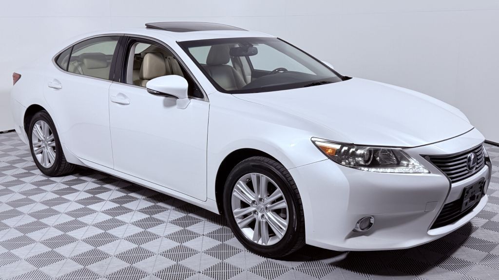 2013 Lexus ES Image 1