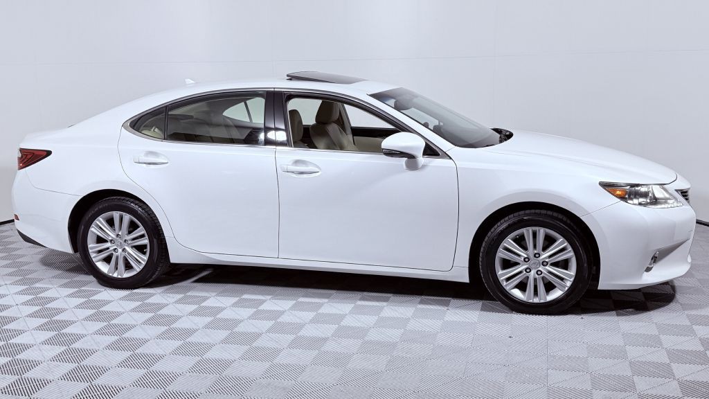 2013 Lexus ES Image 2