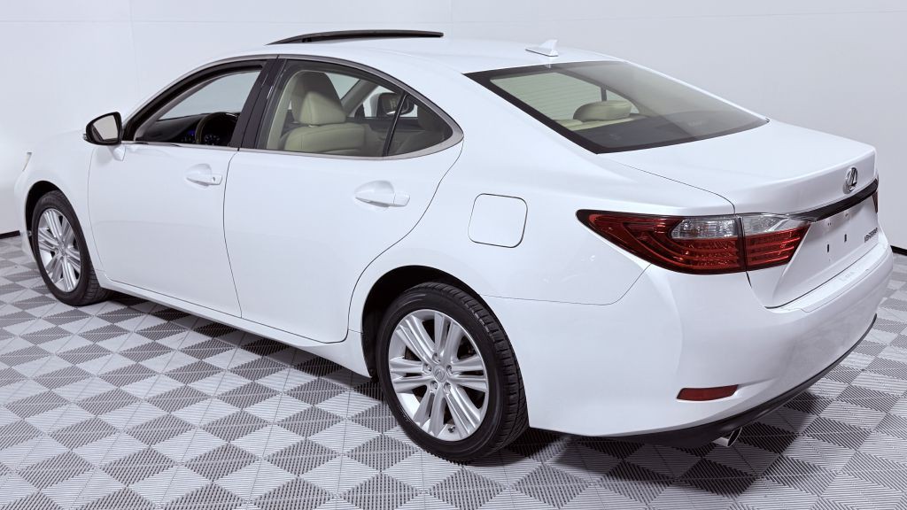 2013 Lexus ES Image 5