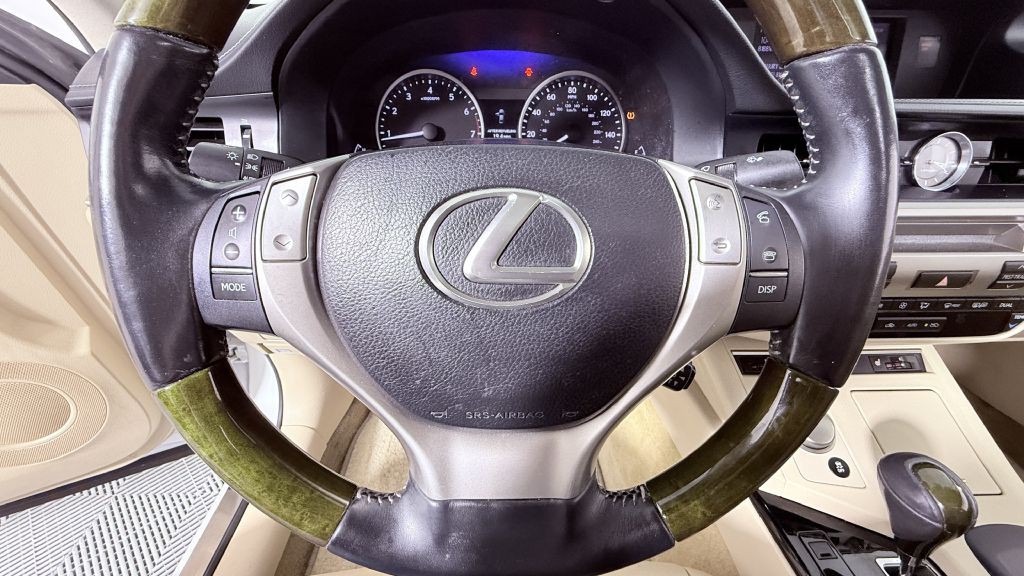 2013 Lexus ES Image 10
