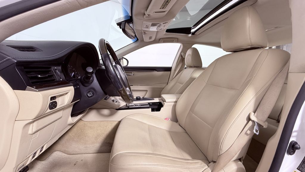 2013 Lexus ES Image 14