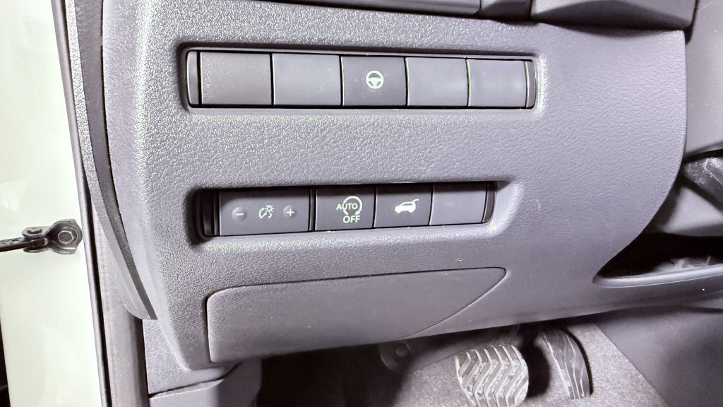 2023 Nissan Rogue Image 10