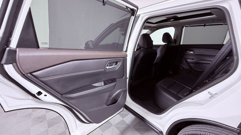 2023 Nissan Rogue Image 19