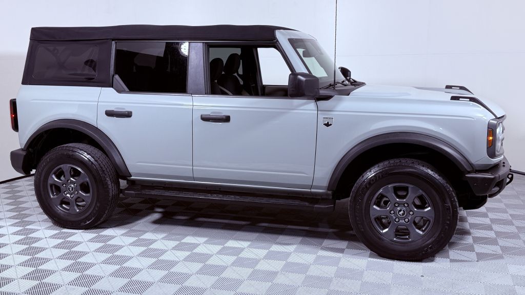 2022 Ford Bronco Image 2