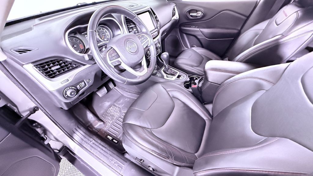 2015 Jeep Cherokee Image 16
