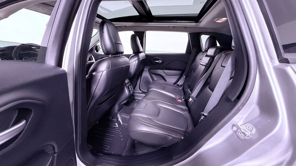 2015 Jeep Cherokee Image 19