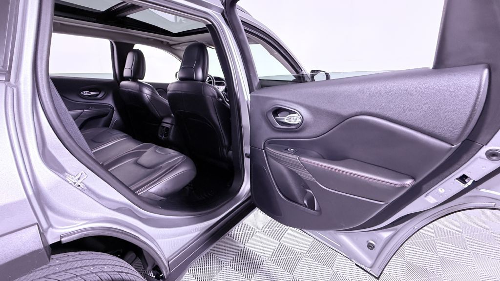2015 Jeep Cherokee Image 22