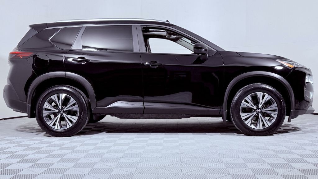 2023 Nissan Rogue Image 2