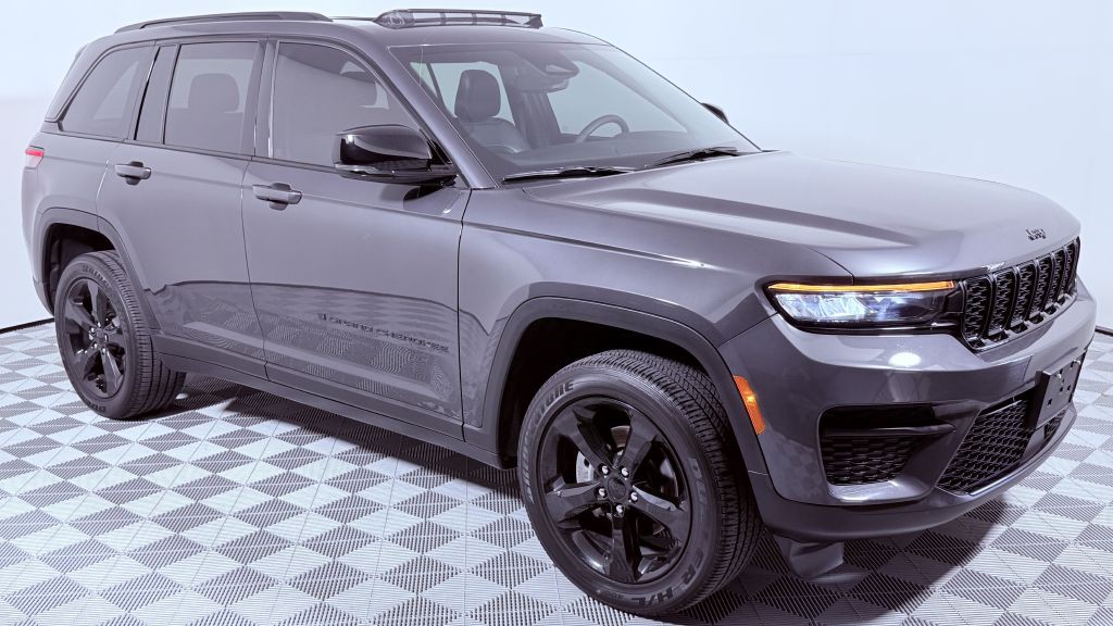 2023 Jeep Grand Cherokee Image 1