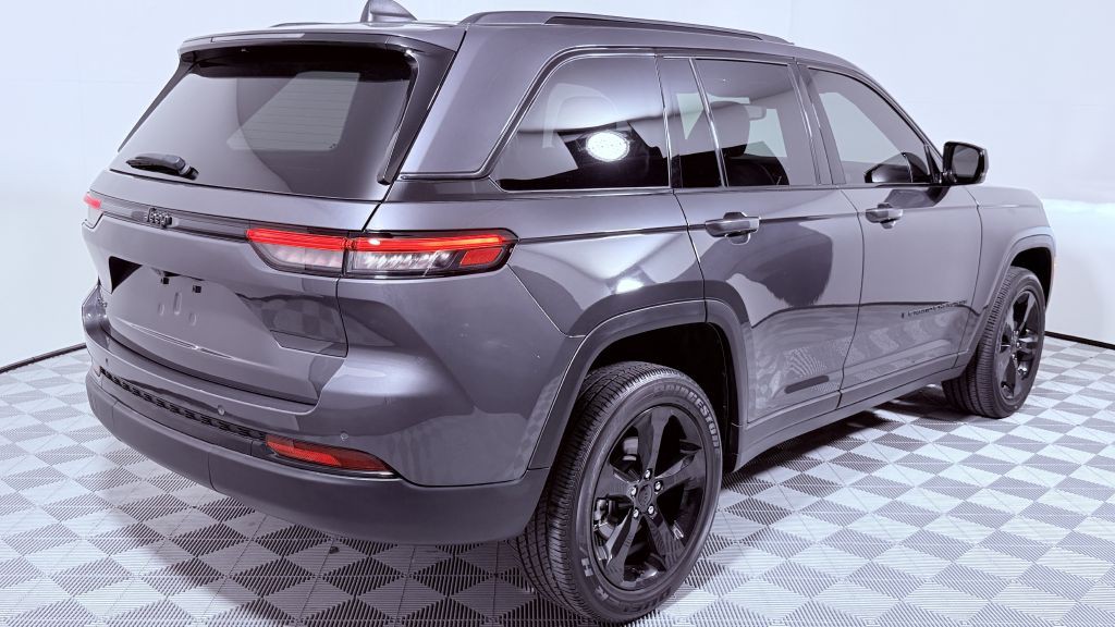 2023 Jeep Grand Cherokee Image 4