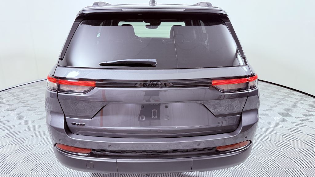 2023 Jeep Grand Cherokee Image 5