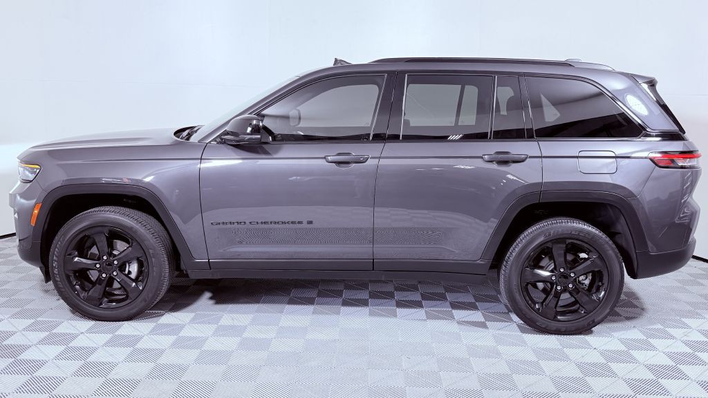 2023 Jeep Grand Cherokee Image 7