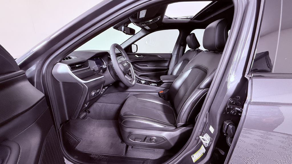2023 Jeep Grand Cherokee Image 10