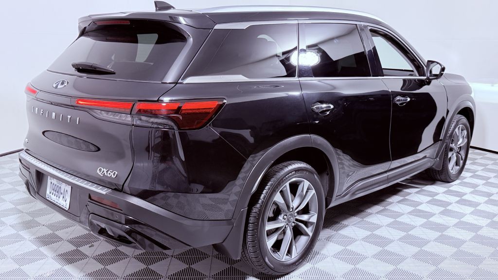 2023 INFINITI QX60 Image 3